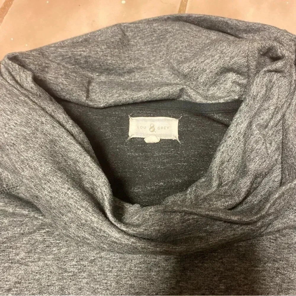 Lou & Grey Cowel Sweater with Font Pocket SZ M - Picture 6 of 6
